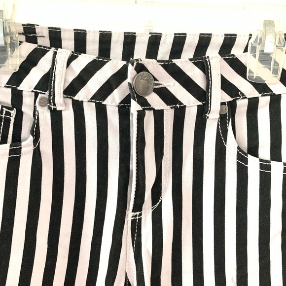 Crash one - Picture 3 of 8